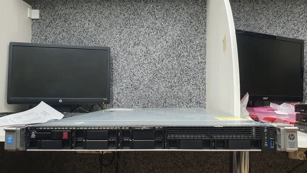 Сервер HP DL360 GEN9 8SFF /2tb HDD X1/XEON E5-2620V3 X2/ RAID HPE