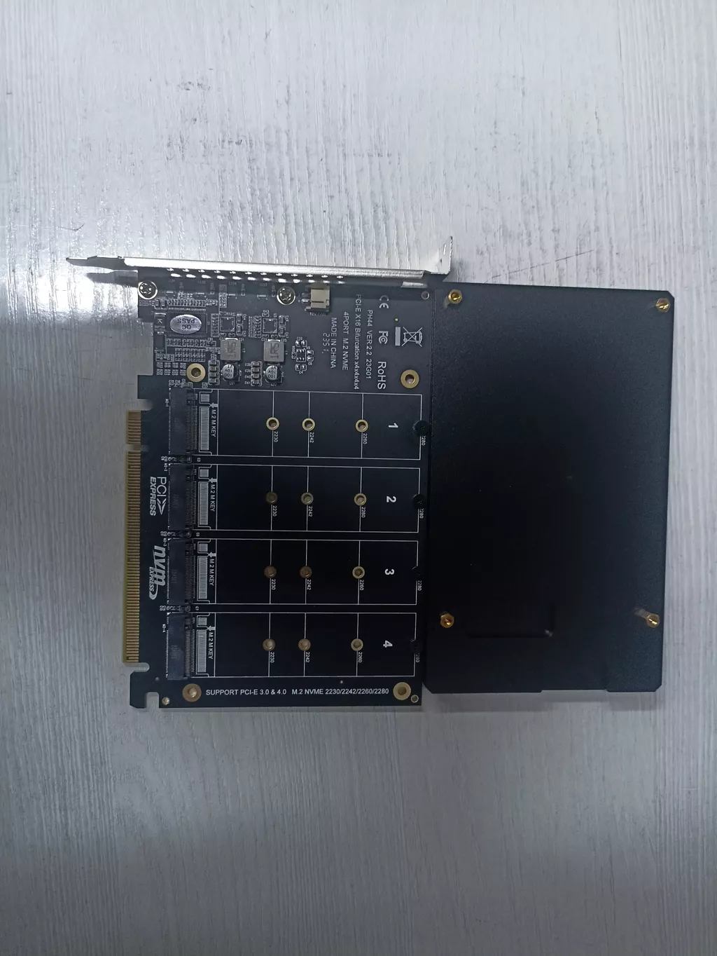 PCI переходник для 4 nvme дисков, поддерживается только на материнских